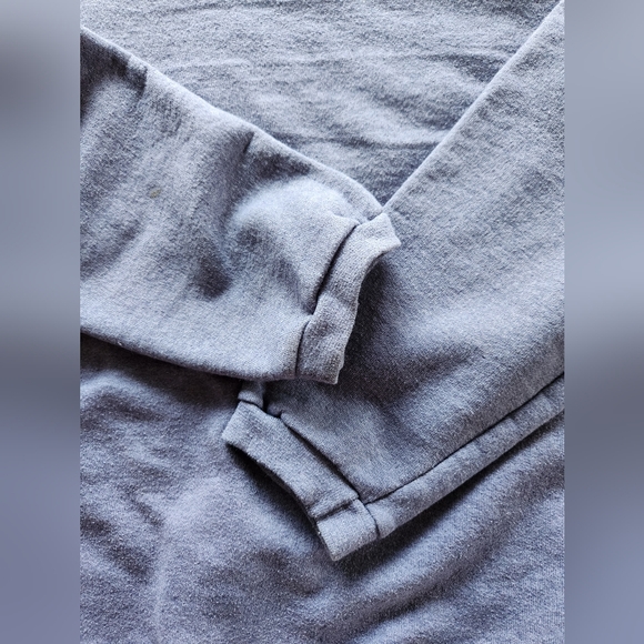 Women's Sweater, Size Medium - Picture 4 of 5